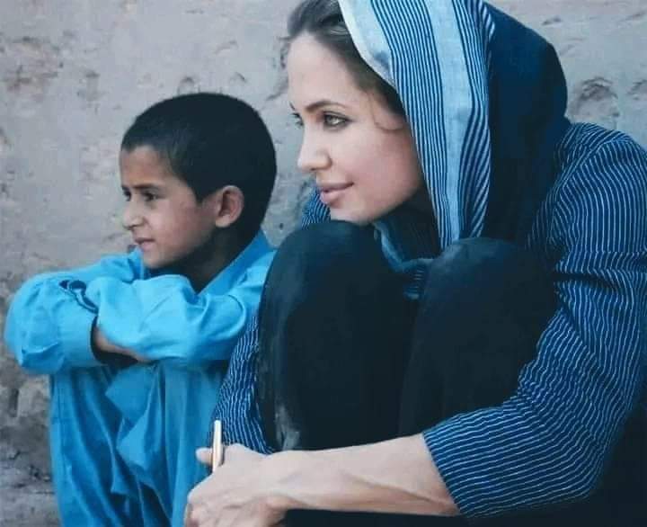 In Pictures: Angelina Jolie in the flood-hit areas of Pakistan.